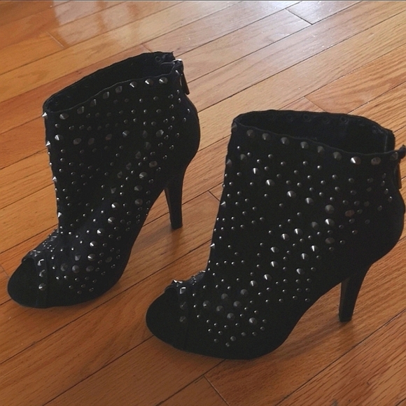 Studded peeptoe 2/50 💕 - Picture 1 of 7